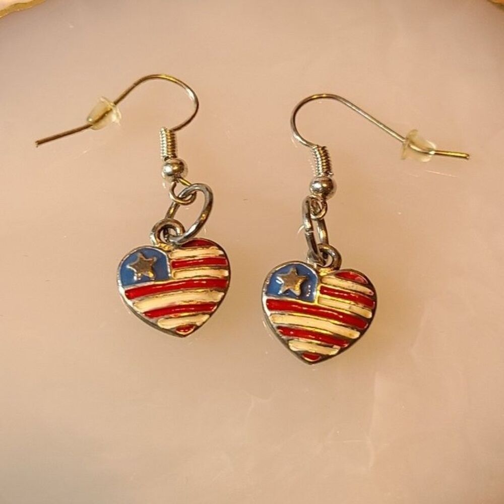 Patriotic American Flag Heart Dangle Earrings 4th of July USA Stars & Stripes
